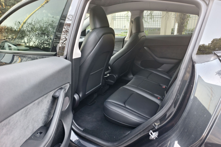 特斯拉 Model Y 2024款 后轮驱动版中控内饰7003