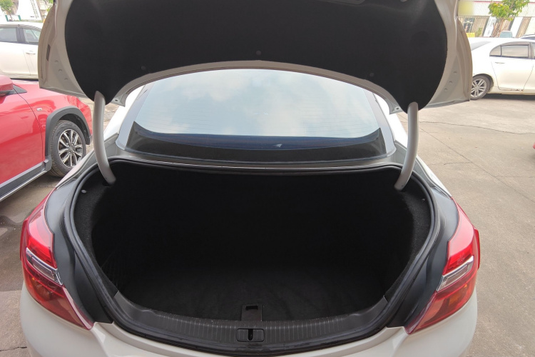 别克 君威 2014款 2.0L 领先时尚型局部细节23