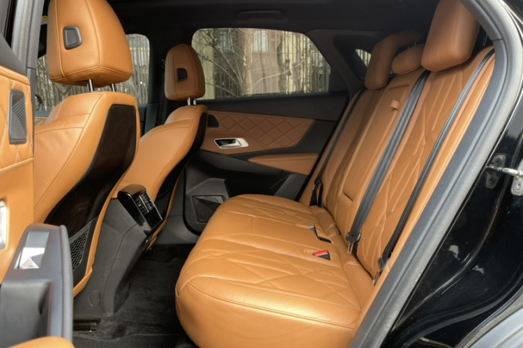 DS 7 2018款 45THP 里沃利先锋版中控内饰7006