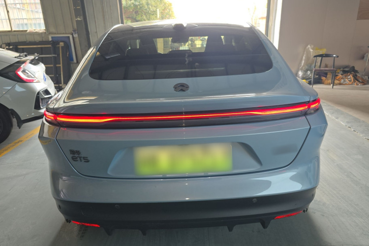 蔚来ET5 2022款 75kWh车身外观6