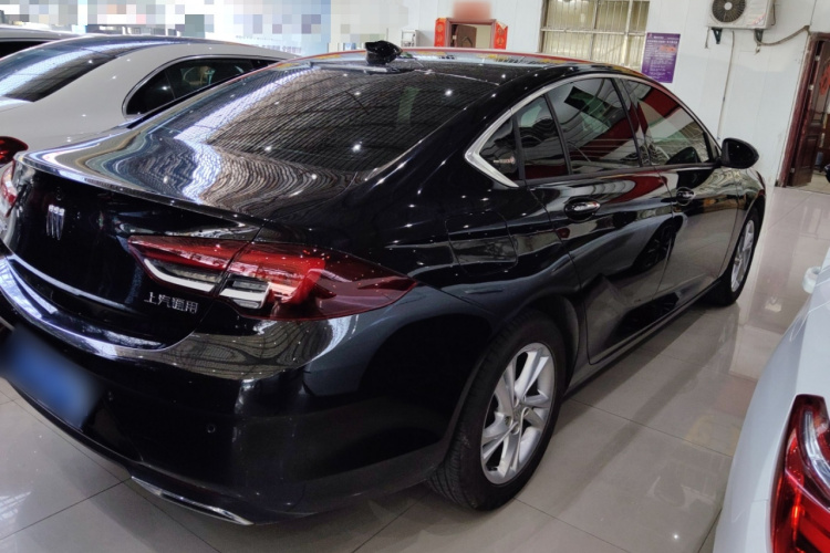 别克 君威 2024款 25T 超享版车身外观7