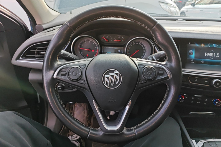 别克 君威 2019款 20T 豪华型 国VI中控内饰13