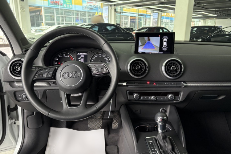 奥迪A3 2019款 Limousine 40 TFSI 风尚型 国V中控内饰7007