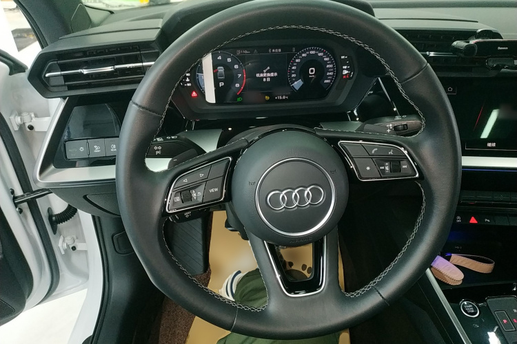 奥迪A3 2024款 A3L Limousine 35 TFSI 时尚运动型局部细节13