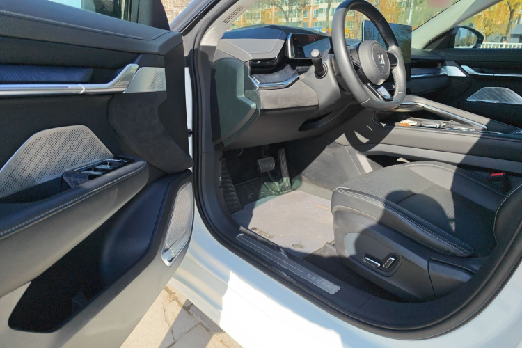 极氪001 2022款 长续航双电机 WE版中控内饰7004