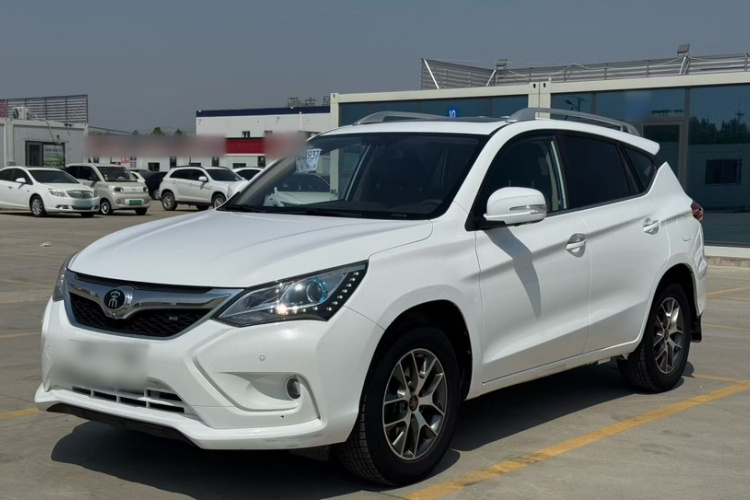 比亚迪 宋 2016款 盖世版 1.5TID 自动精英型车身外观1