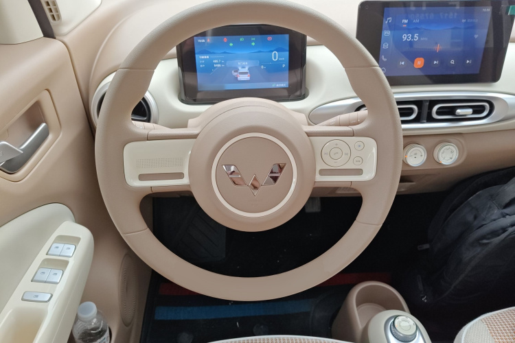 五菱汽车 宏光MINIEV 2025款 四门版 臻享+款中控内饰13