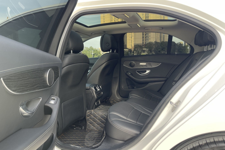 奔驰C级 2021款 C 260 L 运动版中控内饰7006