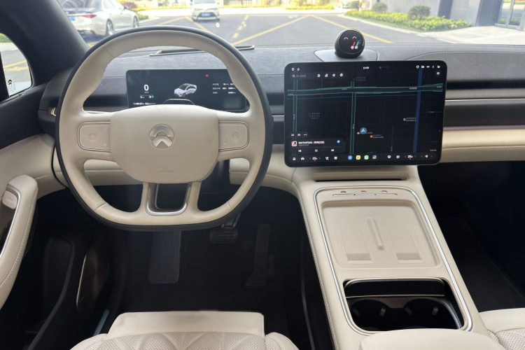 蔚来EC6 2025款 75kWh中控内饰7002