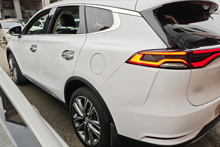 比亚迪 唐 2018款 2.0T 自动智联尊贵型 7座 国V车身外观6001