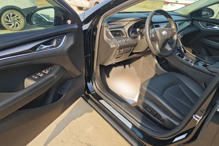 别克 君越 2022款 652T 豪华型中控内饰7003