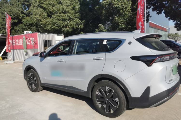 捷途山海L7 2024款 1.5T 120km ULTRA 7座车身外观4