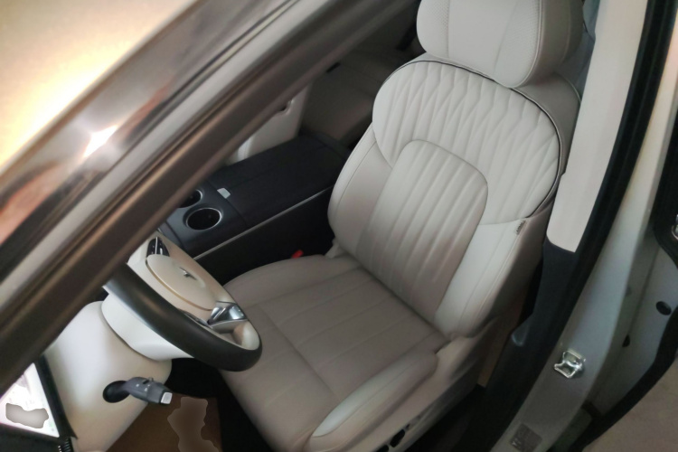 岚图汽车 岚图梦想家 2025款 PHEV 四驱旗舰乾崑版中控内饰19