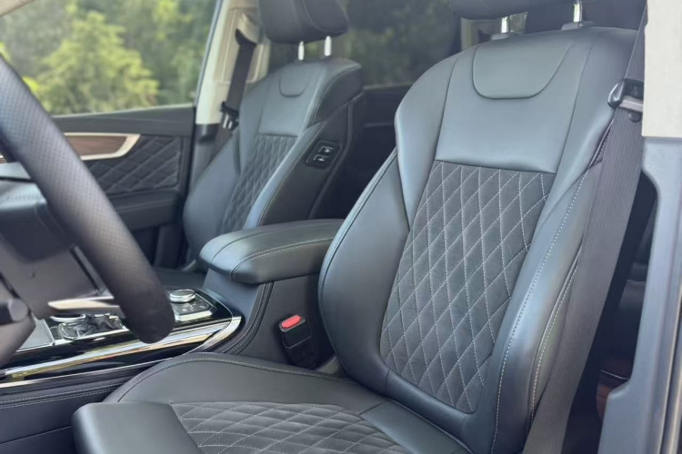 红旗HS7 2019款 3.0T 自动四驱智联旗享版中控内饰7006