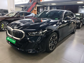 宝马5系 2025款 530Li 领先型 M运动套装