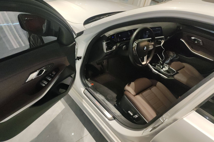 宝马3系 2021款 320i 运动套装中控内饰7003