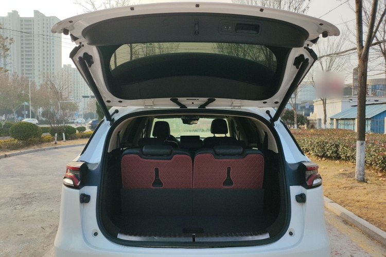 比亚迪 唐新能源 2018款 DM 2.0T 全时四驱智联创享型 7座 国V局部细节23