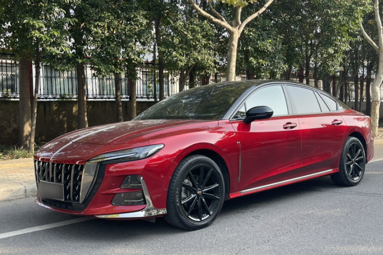 红旗H6 2023款 2.0T 致臻版车身外观1