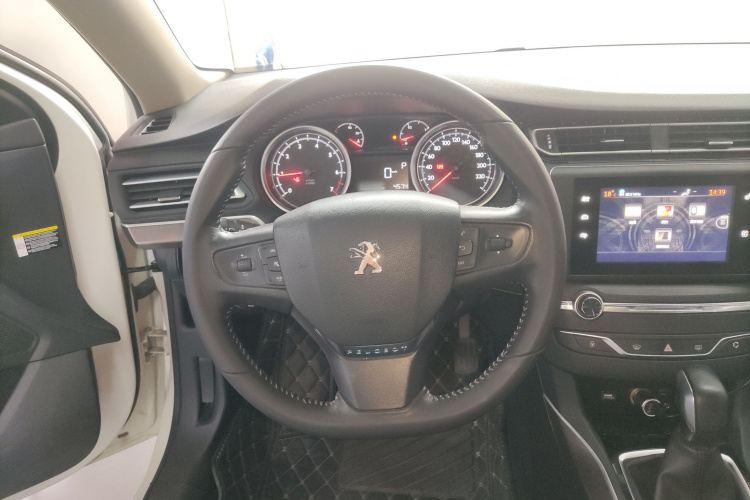 标致408 2016款 1.6T 自动豪华版中控内饰13