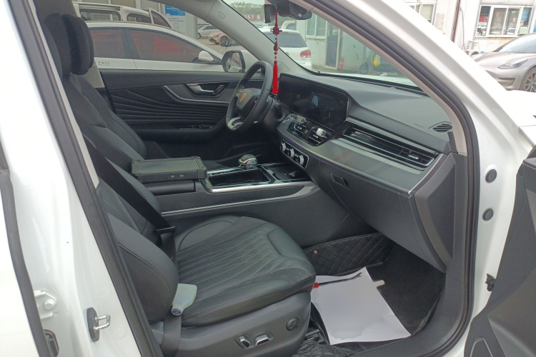 红旗HS5 2023款 2.0T 四驱旗享Pro版局部细节41