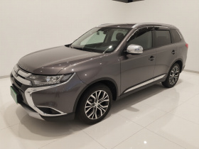 三菱 欧蓝德 2018款 2.0L 两驱荣耀版 5座