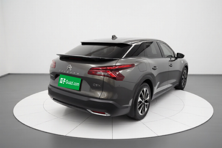 雪铁龙 凡尔赛C5 X 2022款 1.6T 享不凡 虎年开门红版车身外观7