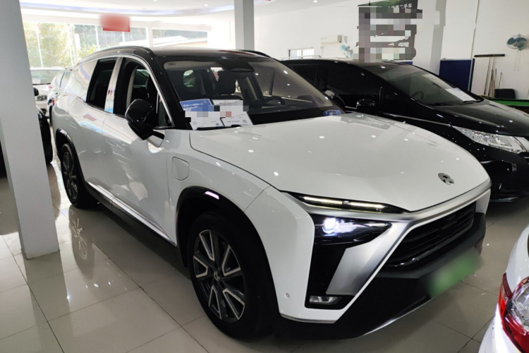 蔚来ES8 2020款 580KM 七座版车身外观3