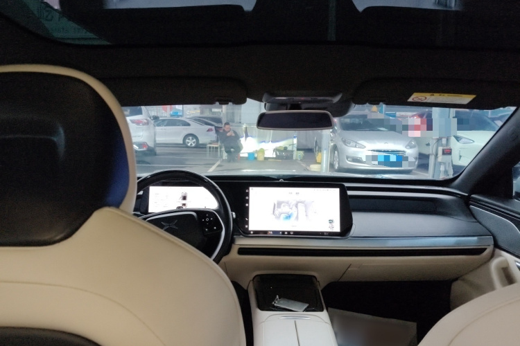 小鹏P7 2022款 670N+局部细节22