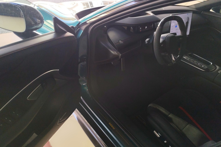小米汽车 小米SU7 Ultra 2025款 Ultra中控内饰7003