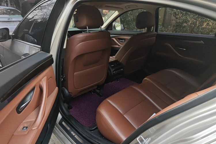 宝马5系 2014款 528Li 领先型中控内饰21