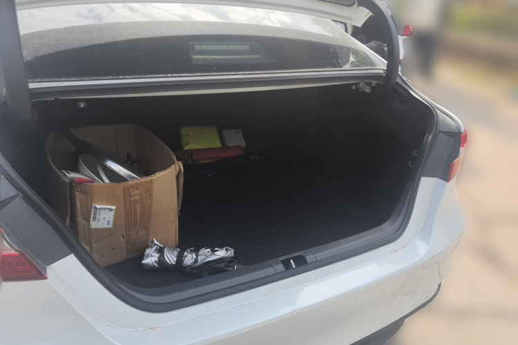 丰田 凯美瑞 2021款 2.0G 豪华版中控内饰23