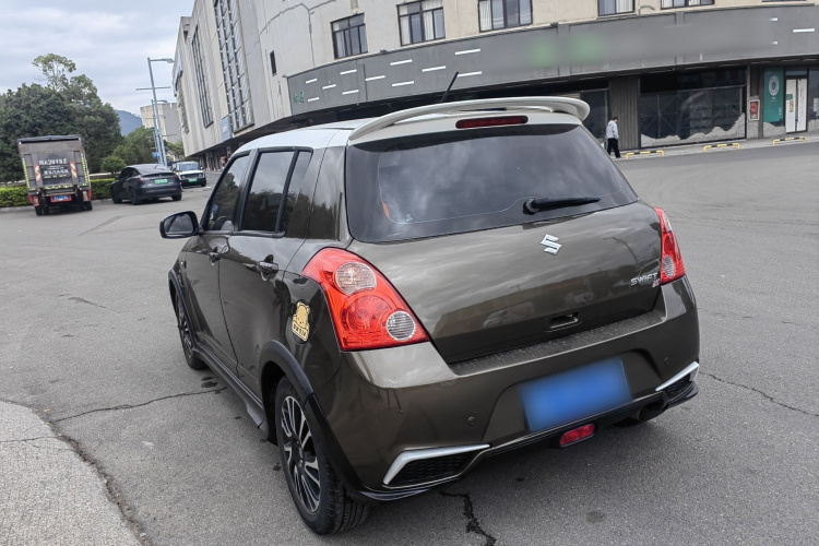 铃木 雨燕 2013款 1.5L 自动20周年限量版车身外观6005