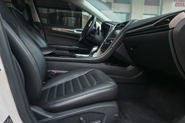 福特 蒙迪欧 2013款 2.0L GTDi200豪华型局部细节41