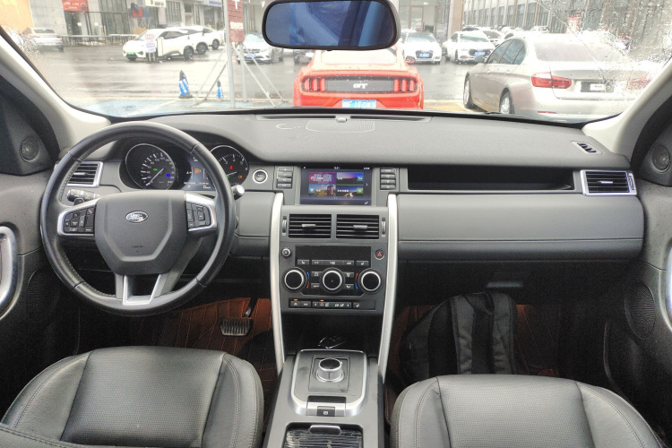 路虎 发现神行 2016款 2.0T HSE中控内饰7002