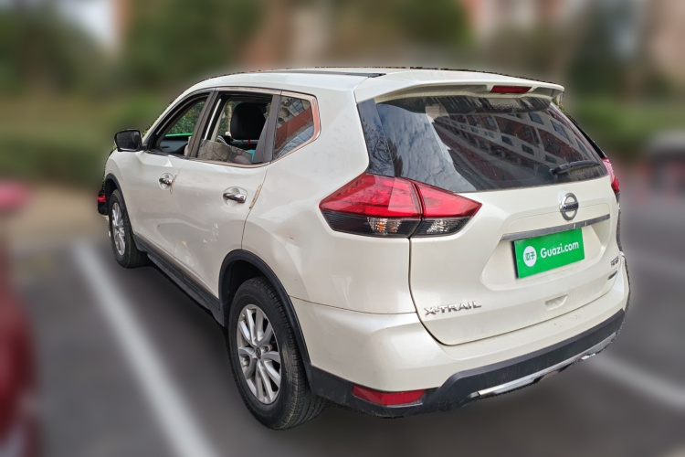 日产 奇骏 2019款 2.0L CVT智联舒适版 2WD车身外观5