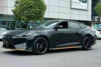 长安UNI-V 2022款 1.5T 运动版