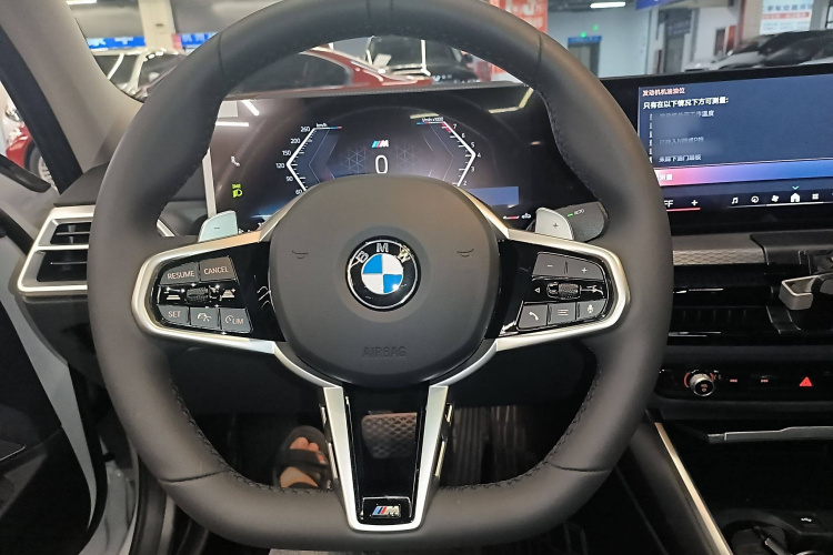 宝马3系 2025款 330Li M运动曜夜套装局部细节13