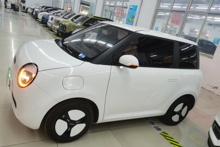 长安启源 长安Lumin 2023款 205km 香沁款车身外观4