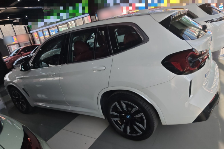 宝马iX3 2022款 改款 领先型车身外观6003