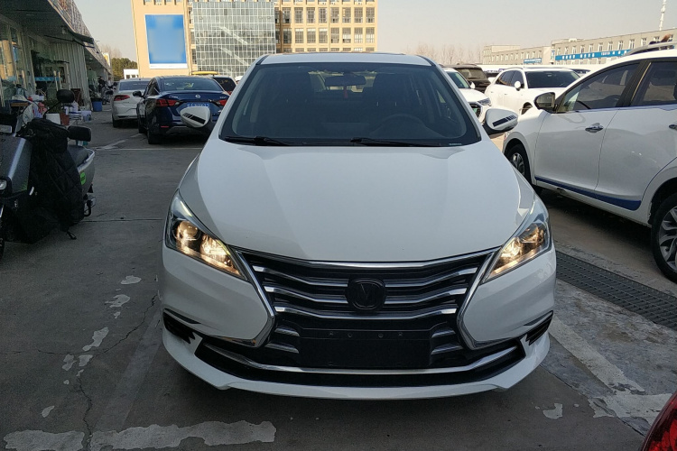 长安 逸动DT 2019款 1.6L 自动智享型 国VI车身外观2