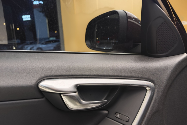 沃尔沃S60 2017款 S60L T3 智进版中控内饰7014