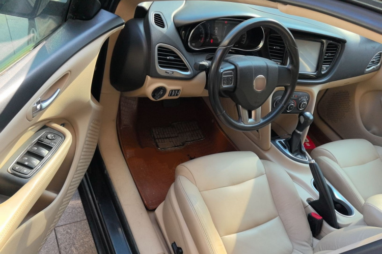 菲亚特 菲翔 2012款 1.4T 自动劲享版中控内饰20