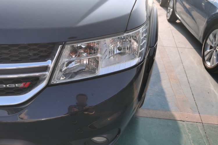 道奇 酷威 2015款 2.0TD 四驱尊尚版局部细节36