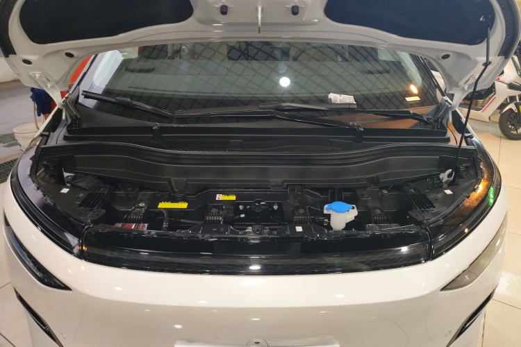 小鹏X9 2025款 740超长续航 Max局部细节24