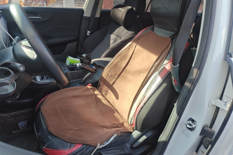 荣威i5 2023款 1.5L 手动舒享版中控内饰19