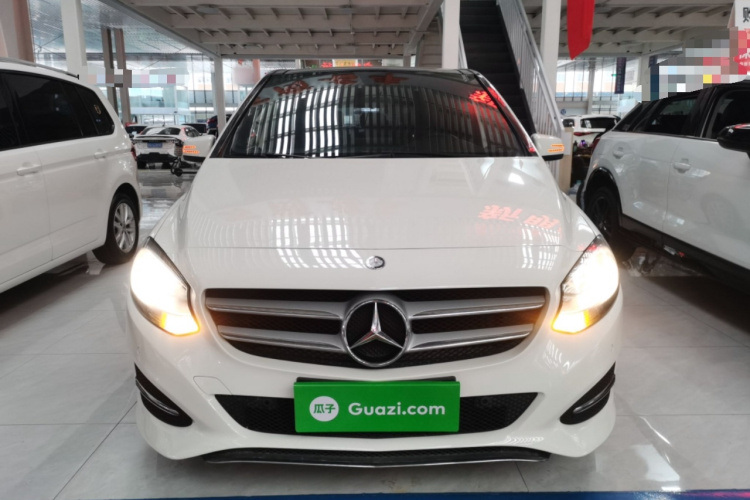 奔驰B级 2015款 B 200 动感型车身外观2
