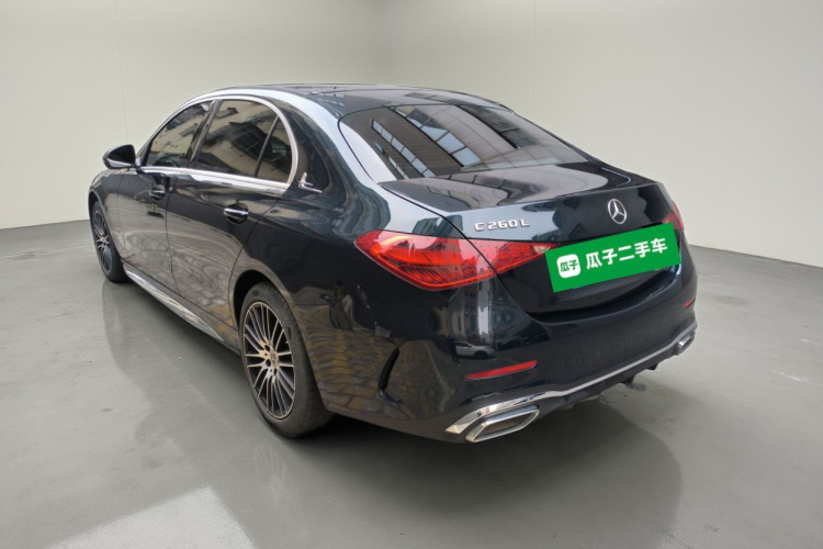 奔驰C级 2022款 改款 C 260 L 运动版车身外观5
