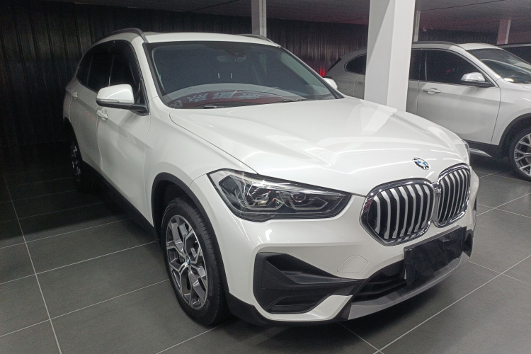 宝马X1 2021款 sDrive25Li 领先型车身外观6002