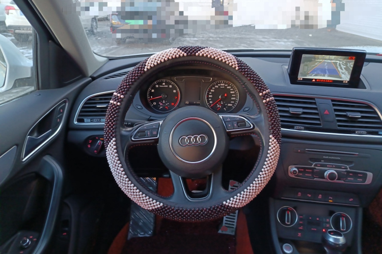 奥迪Q3 2016款 35 TFSI quattro 全时四驱风尚型中控内饰13