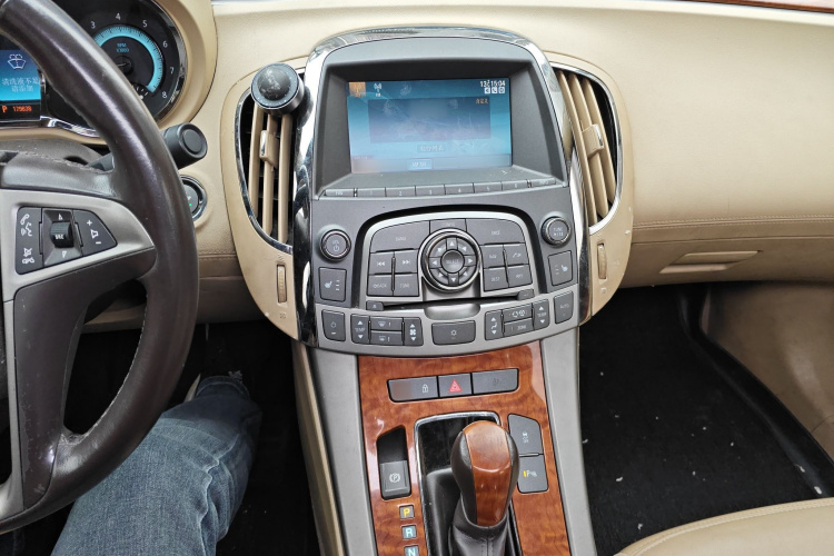 别克 君越 2012款 2.4L SIDI豪雅版局部细节16